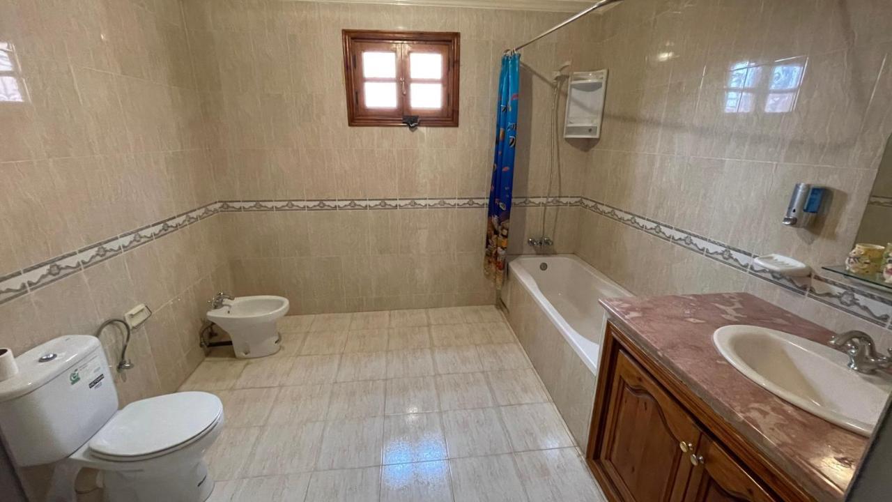 Maison De Ville Agreable Avec Un Patio Marocain Uarzazate Exterior foto