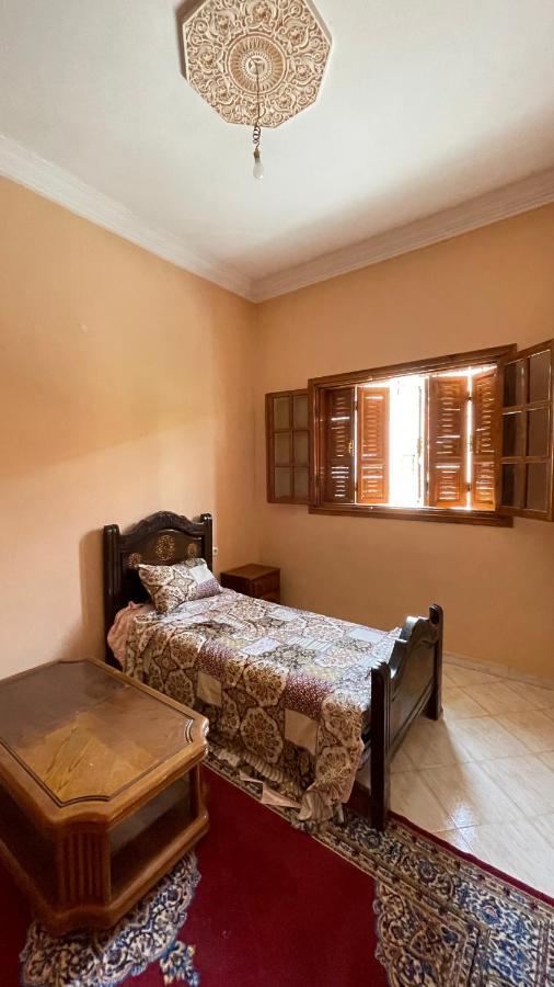 Maison De Ville Agreable Avec Un Patio Marocain Uarzazate Exterior foto
